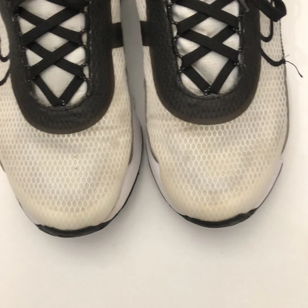 NIKE AIR RUNNING SNEAKERS MENS-BOYS (TEENS SIZE 7Y